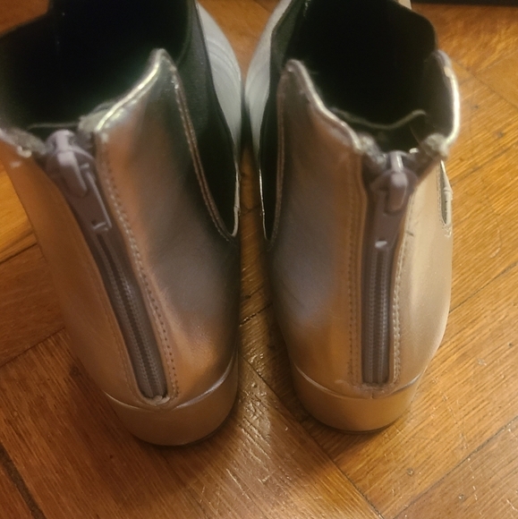 NWOT GORGEOUS UNION BAY SILVER BOOTS 7.5 - Picture 5 of 14